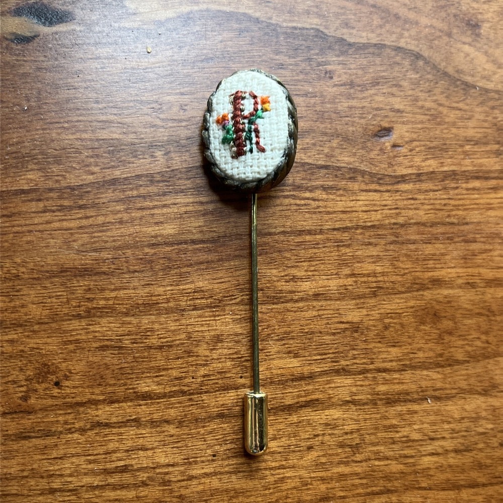 Vintage The Creative Circle R Needlepoint Petit Point Stick Pin Initial Letter